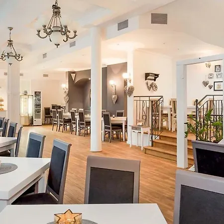 Papillon Apartament *